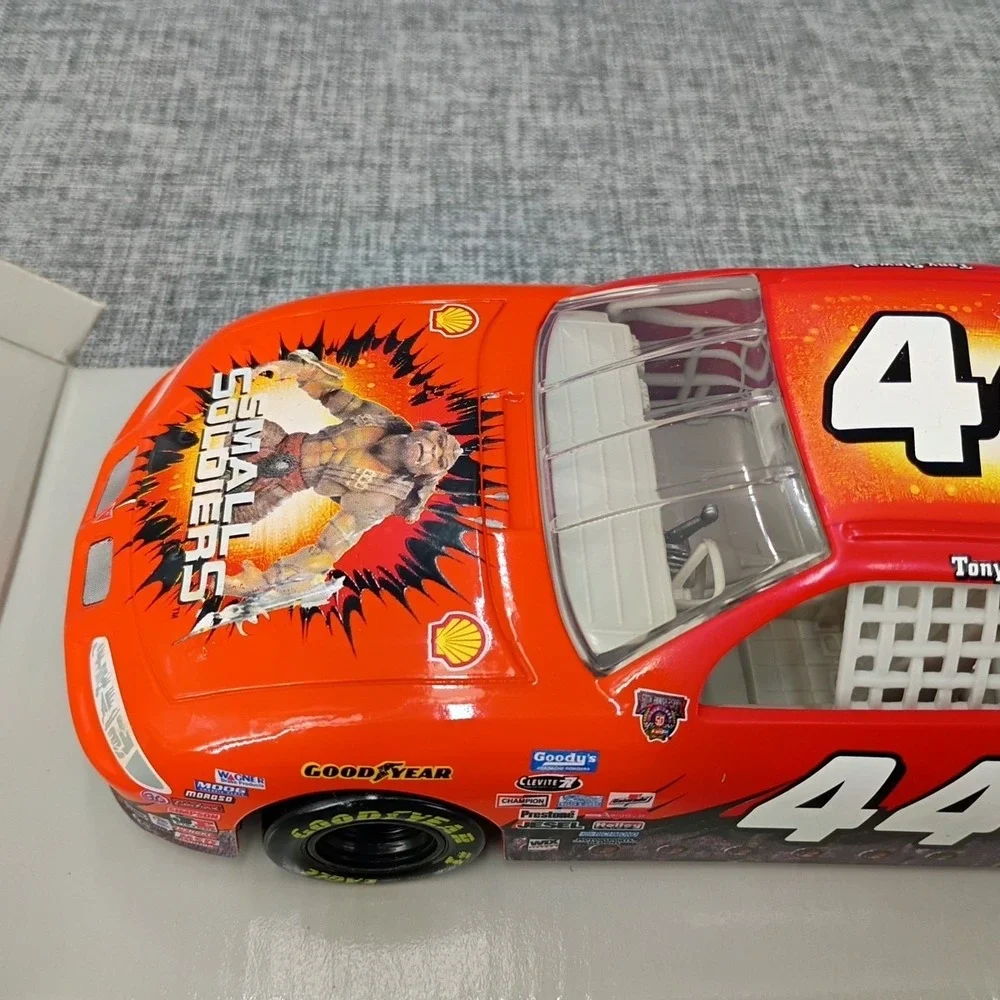 1:24 Winners Circle Diecast 1998 Tony Stewart #44 Small Soldiers Shell Nascar